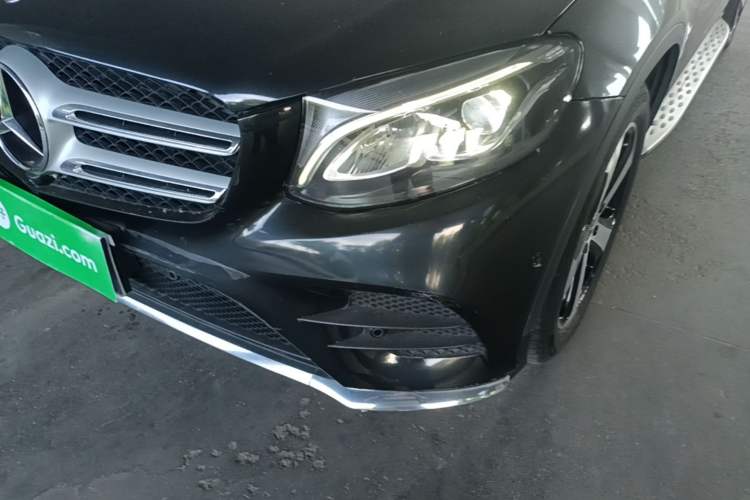 Used Mercedes-Benz GLC 2019 Facelift GLC 260 L 4MATIC Luxury Model
