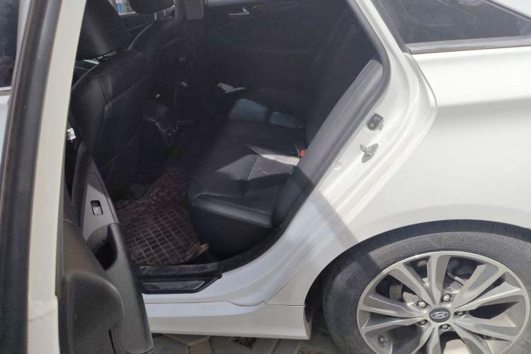 Used Hyundai Sonata 2014 2.4L Automatic Leading Edition China V Standard Left Rear Seat