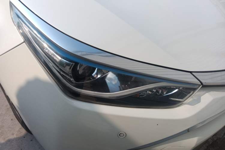 Used Toyota Levin 2017 Revised Dual-Engine 1.8H GS E-CVT Elite Sunroof Version China V Standard Right Front Headlight