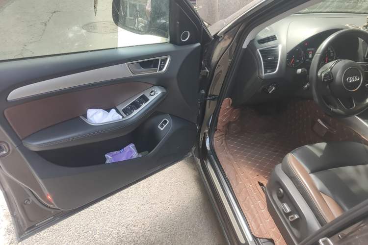 Used Audi Q5 2017 Plus 40 TFSI Technology Model
