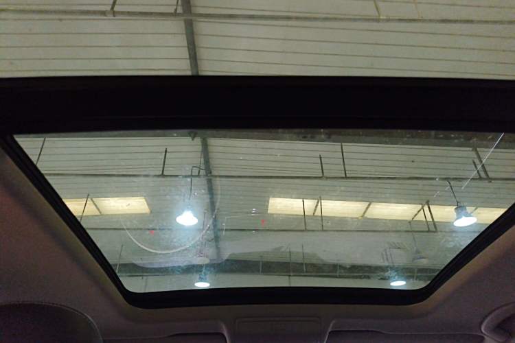 Used Volkswagen Tiguan L 2019 Revised 330TSI Automatic Two-Wheel Drive Smart & Luxury Edition China VI Standard Headliner