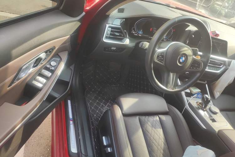 Used BMW 3 Series 2022 Updated 325i M Sport Package Driver Seat