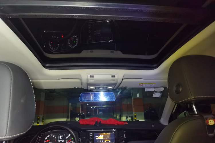 Used Volkswagen T-ROC 2018 280TSI DSG Two-Wheel Drive Comfort Version China VI Standard
