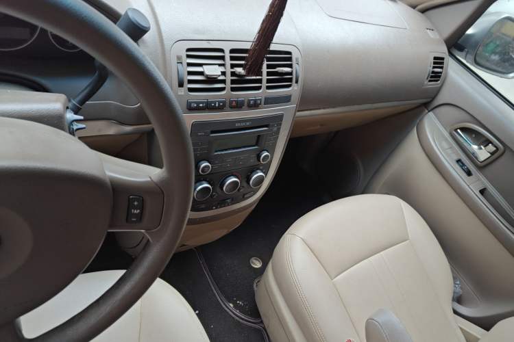 Used Buick GL8 2013 2.4L Classic Edition Audio And AC Panel