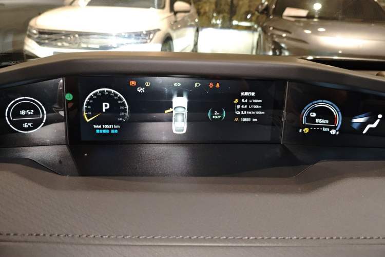 Used CHANGAN UNI-V iDD 2024 Blue Whale Smart Electric iDD 136km ZhiKu Model
