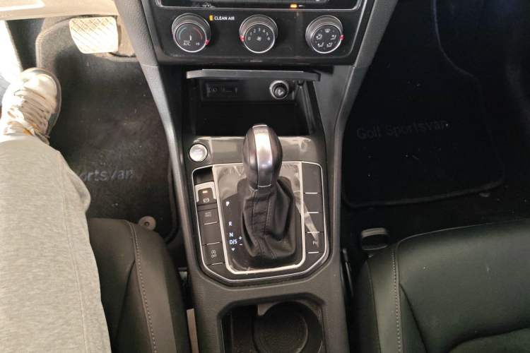 Used Volkswagen Golf Sportsvan 2018 230TSI Automatic Luxury Model