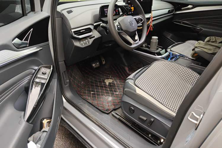 Used Volkswagen ID.4 CROZZ 2024 Pure Edition Limited Edition Driver Seat