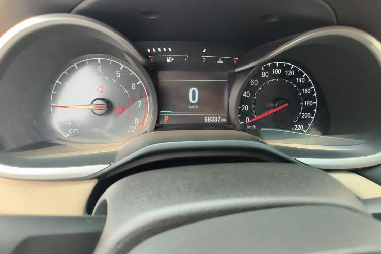 Used Chevrolet Monza 2022 320 Automatic Enjoyment Sunroof Version Odometer Close Up