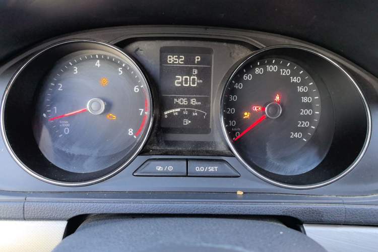 Used Volkswagen Lavida 2015 1.6L Automatic Comfort Edition Odometer Close Up