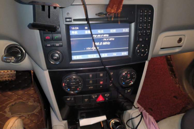 Used Mercedes-Benz M-Class 2010 ML 300 4MATIC
