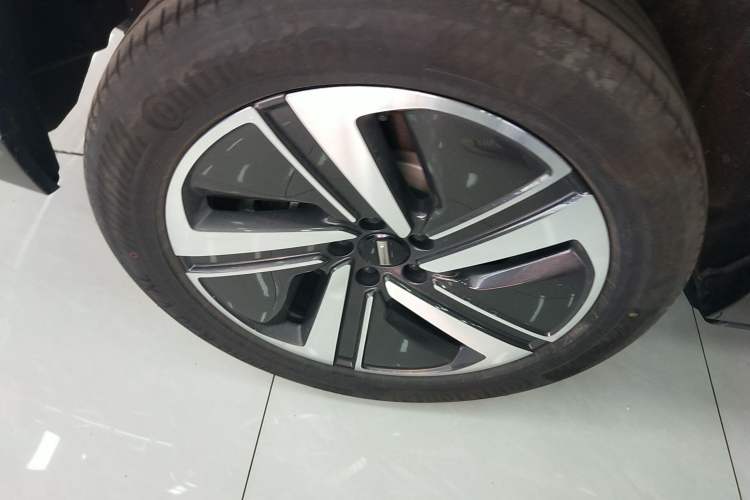 Used Wey Lanshan 2025 Four-Wheel Drive Max Right Rear Wheel Hub