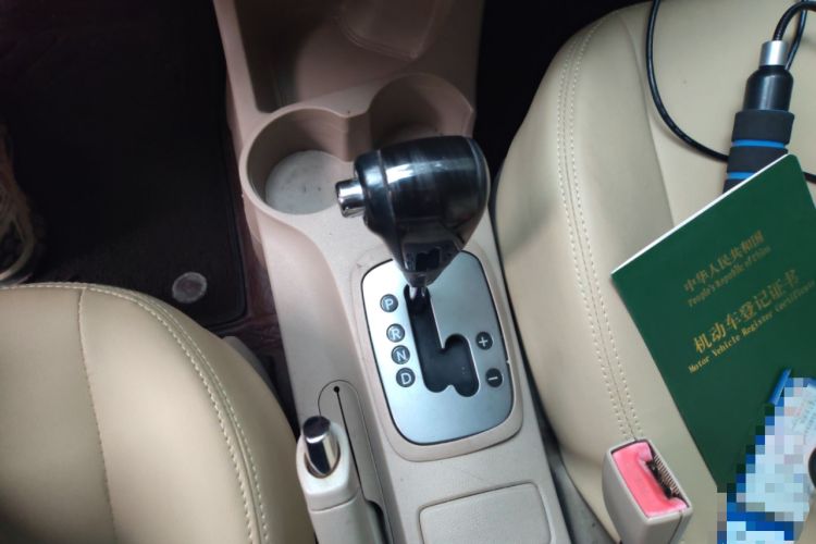 Used Kia Sportage 2012 2.0L Automatic Two-Wheel Drive GL Trim Gear Lever