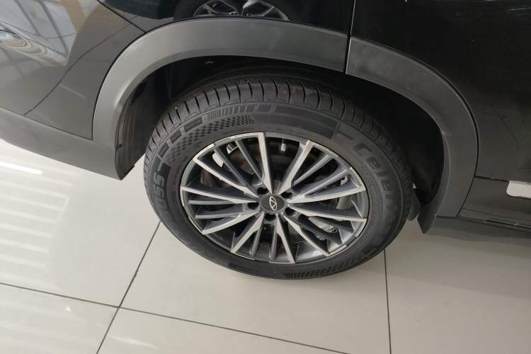 Used Chery Tiggo 8 PRO 2024 Champion Edition 290T Two-Wheel Drive Shining Version 5 Seats Right Rear Wheel Hub