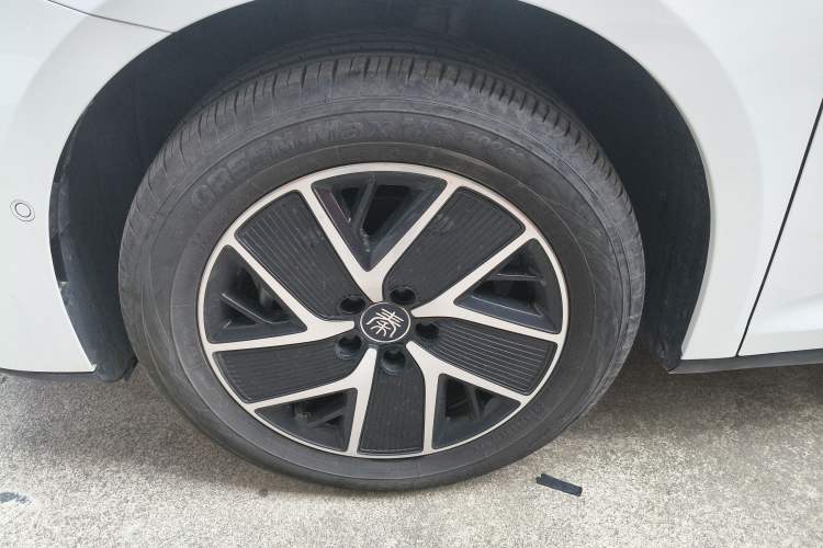 Used BYD Qin L 2025 DM-i Smart Drive 120KM Superior Model
