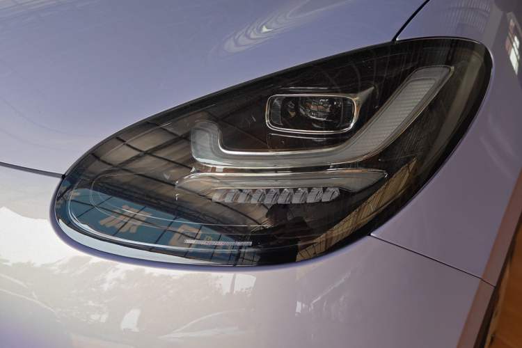 Used Wuling Bingo 2025 333 km Lingxi Connected Version Left Front Headlight