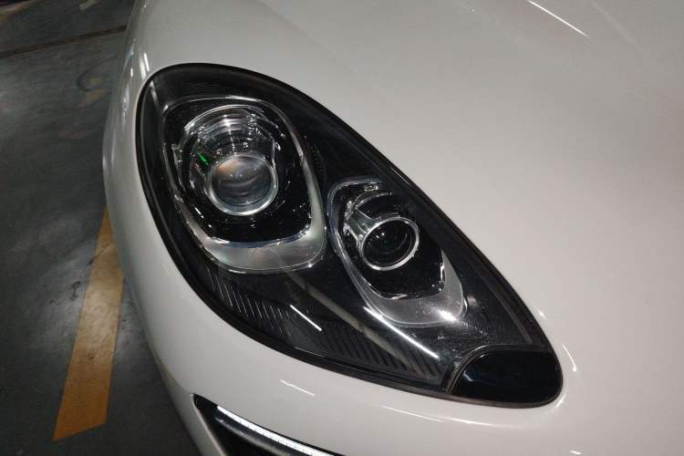 Used Porsche Macan 2014 Macan 2.0T Right Front Headlight