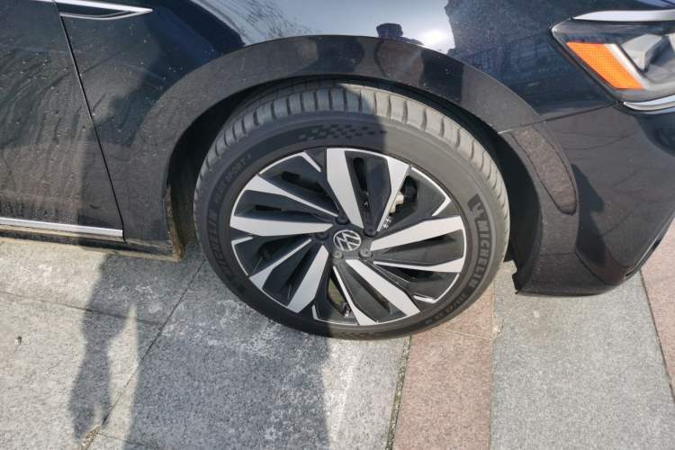 Used Volkswagen Passat 2022 330TSI Starry Luxury Edition Right Front Wheel Hub