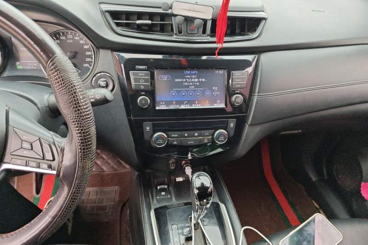 Used Nissan X-Trail 2019 2.0L CVT Comfort Edition 2WD Audio And AC Panel