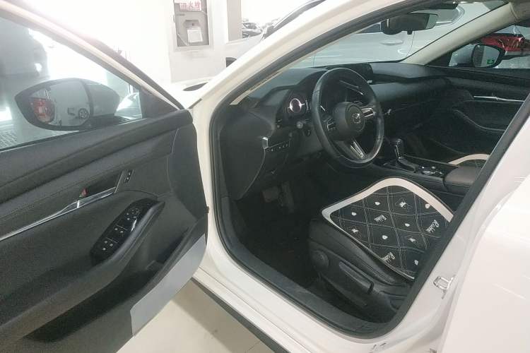 Used Mazda 3 Axela 2022 2.0L Automatic Zhiya Edition
