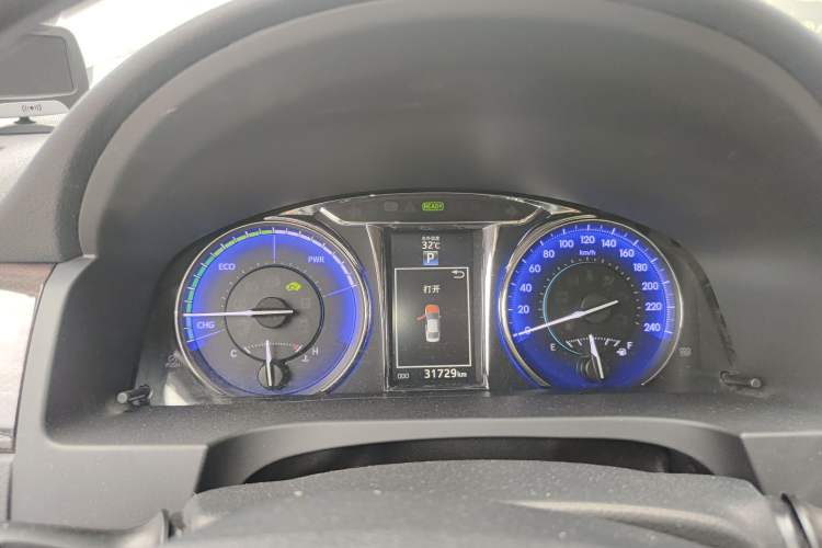 Used Toyota Camry 2015 Dual-Engine 2.5 HG Luxury Navigation Edition Odometer Close Up