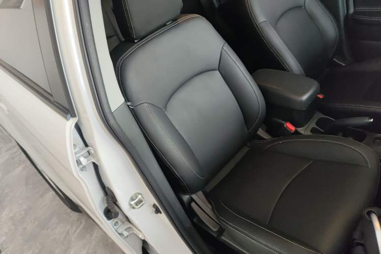 Used Mitsubishi ASX 2013 2.0L CVT Two-Wheel Drive Elite Edition Right Front Seat