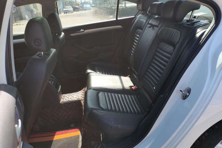 Used Volkswagen Magotan 2017 280TSI DSG Comfort Model