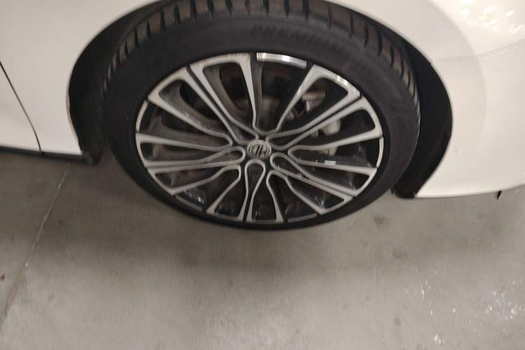 Used MG 7 2023 2.0T Automatic Hunter Luxury Edition Right Front Wheel Hub