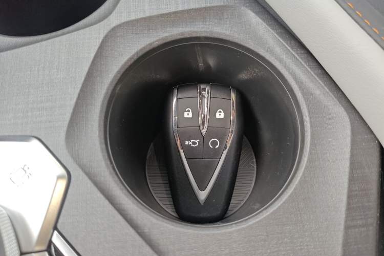 Used CHANGAN UNI-V iDD 2024 Blue Whale Smart Electric iDD 136km ZhiKu Model
