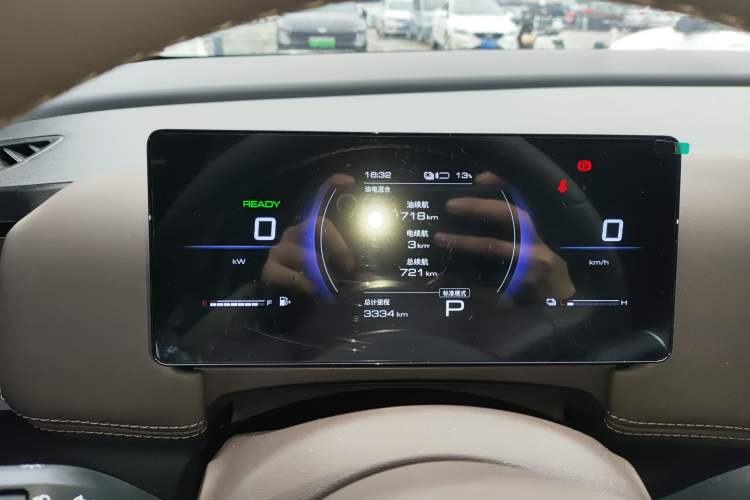 Used Wuling Wuling Starlight 730 2025 Model Plug-in Hybrid 125km Luxury Edition