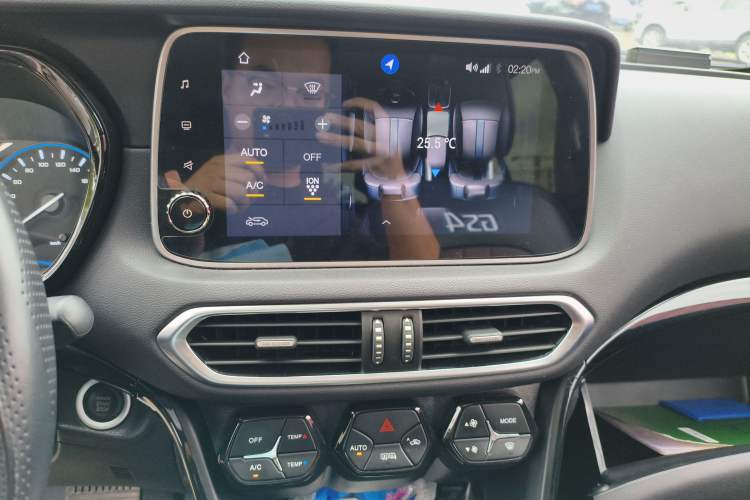 Used GAC Trumpchi GS4 2018 235T Automatic Two-Wheel Drive Luxury Smart Connectivity Version Audio And AC Panel