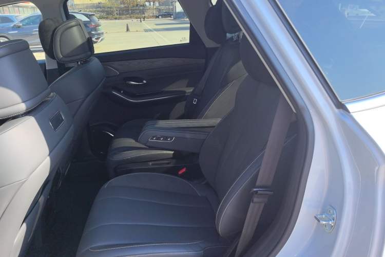 Used JETOUR Shanhai L9 2025 1.5TD 2DHT Flagship Edition 6 Seats Left Rear Seat