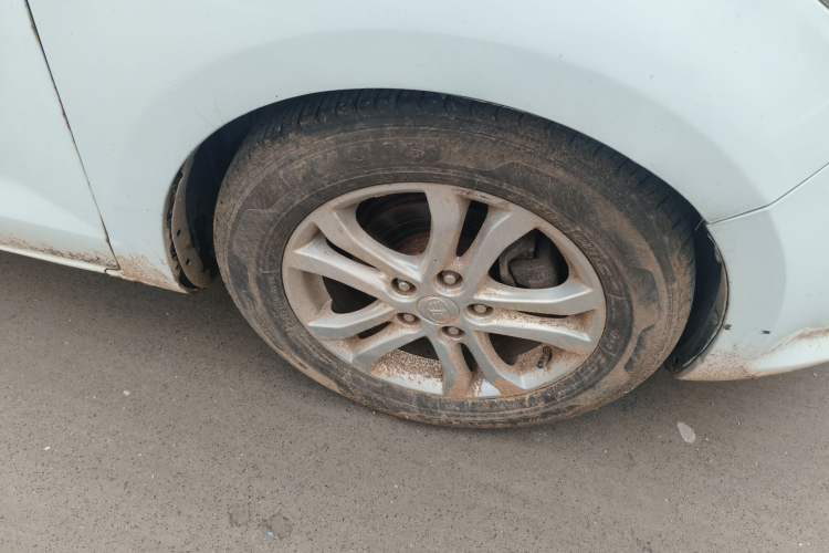 Used Bestune B50 2016 1.4T Automatic Luxury Model Right Front Wheel Hub