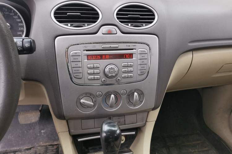 Used Ford Focus 2011 Sedan 1.8L Automatic Fashion Edition
