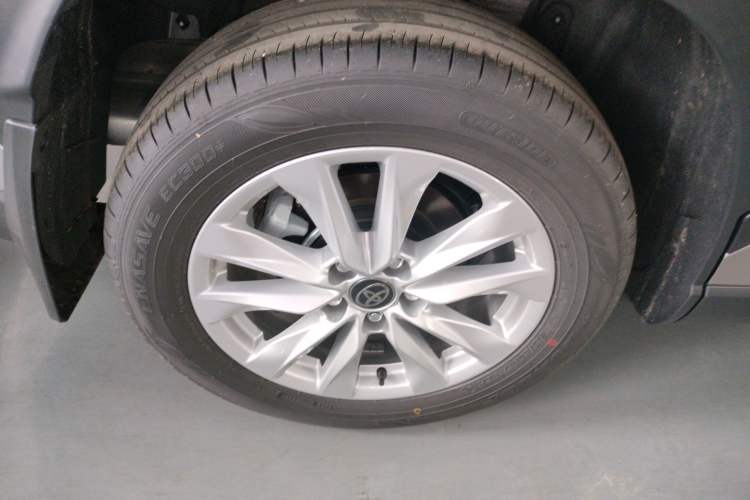 Used Toyota Corolla Cross 2024 2.0L Elite Edition Right Rear Wheel Hub