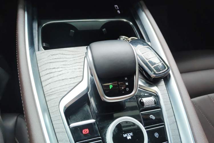 Used Chery Tiggo 8 PRO 2024 Champion Edition 390T Two-Wheel Drive Peak Version 5 Seats
