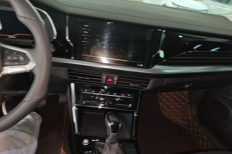 Used Volkswagen Passat 2025 Outstanding Model 330TSI Elite Edition Audio And AC Panel