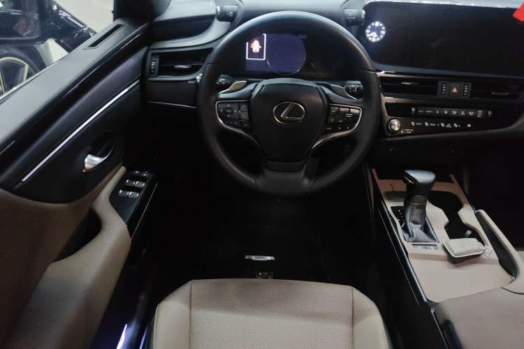 Used Lexus ES 2023 200 Excellence Edition