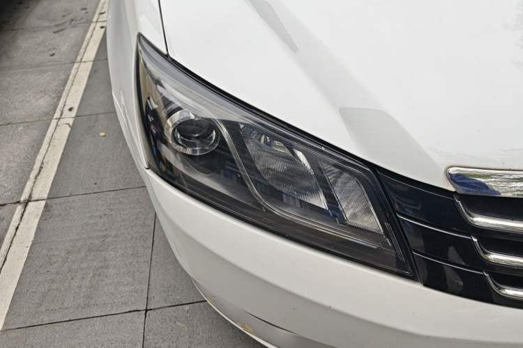 Used Geely Auto Emgrand 2015 Sedan 1.5L Manual - Top Trim Level Right Front Headlight