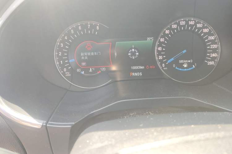 Used Ford Edge 2016 EcoBoost 245 Four-Wheel Drive Titanium 7-Seater Odometer Close Up