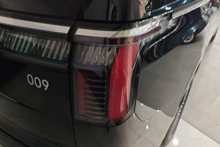 Used Zeekr 009 2022 WE Edition
