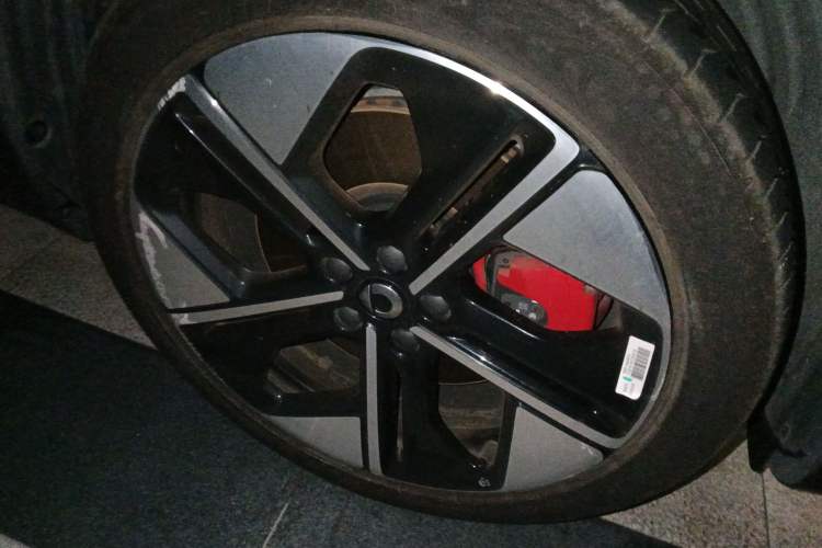 Used smart #1 2024 BRABUS Performance Edition Right Front Wheel Hub