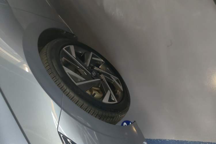 Used Hyundai Elantra 2023 1.5L CVT LUX Prestige Edition
