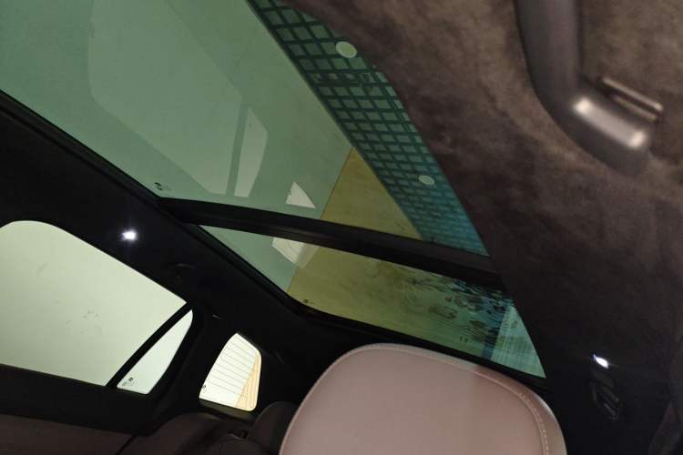 Used Nio ES7 2022 75 kWh Headliner