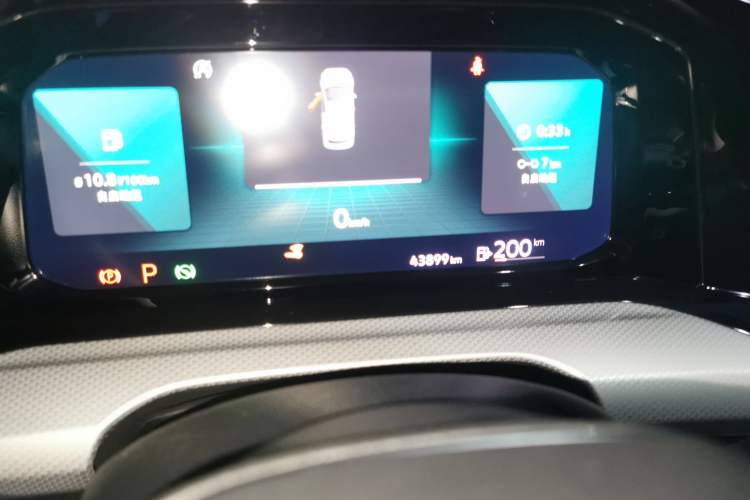 Used Volkswagen Golf 2021 280TSI DSG Pro Odometer Close Up