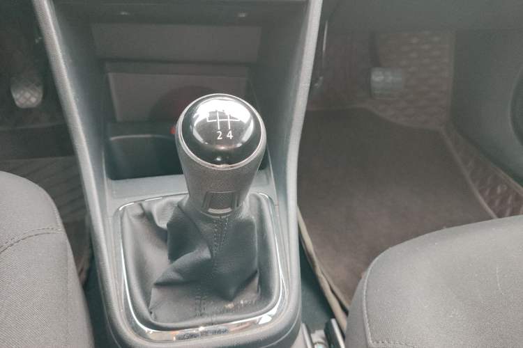 Used Volkswagen Jetta 2013 1.4L Manual Comfort Model Gear Lever