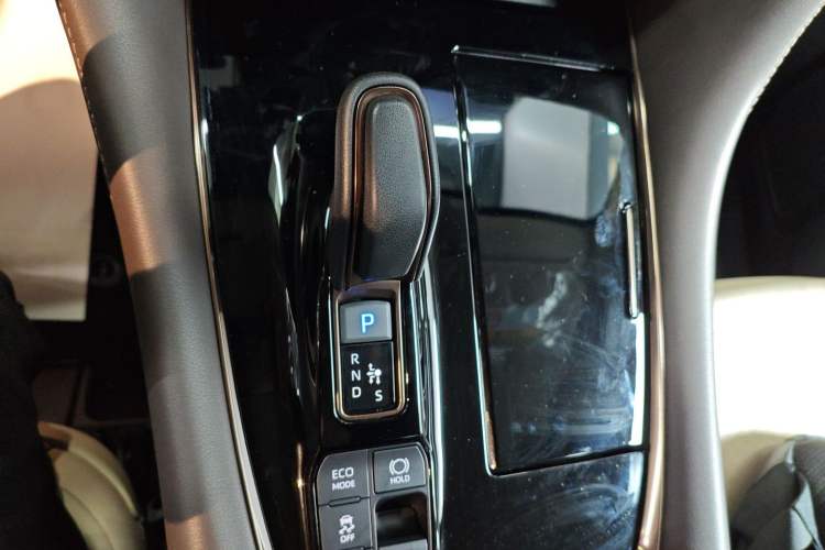 Used Toyota Vellfire 2024 Crown Dual-Engine 2.5L Supreme Executive Edition