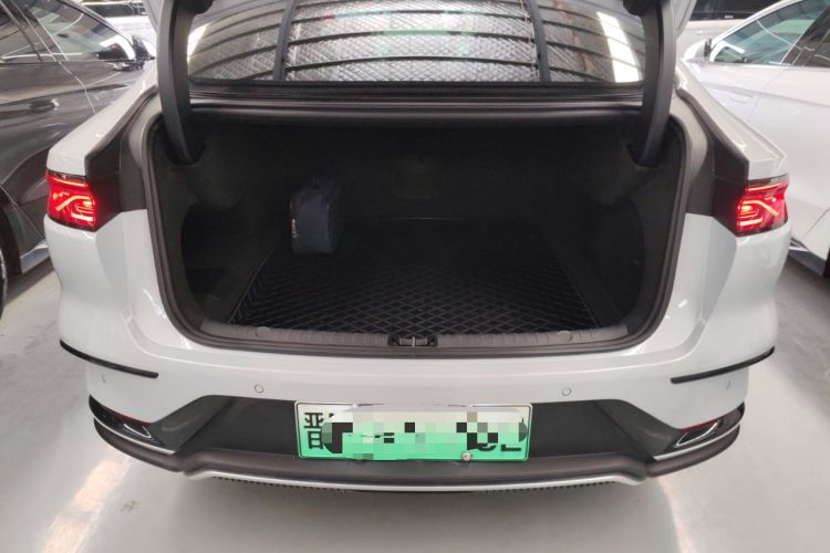 Used BYD Han 2024 DM-i Glory Edition 121KM Prestige Model
