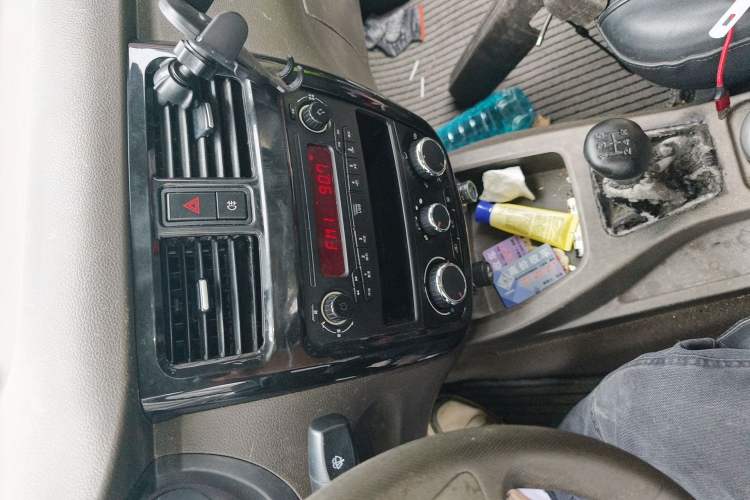 Used Wuling Rongguang V 2016 1.2L Standard Version
