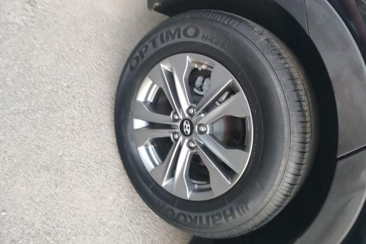 Used Hyundai Santa Fe 2015 2.0T Automatic All-Wheel Drive Smart Version 5 Seats