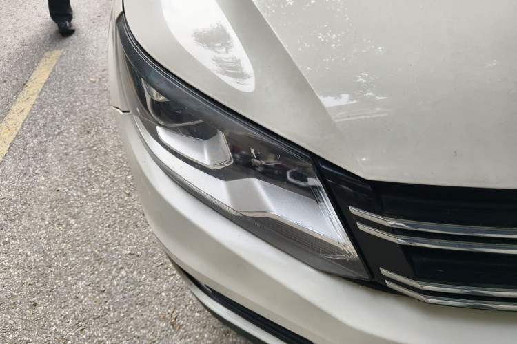 Used Volkswagen Tiguan 2016 300TSI Automatic Two-Wheel Drive Luxury Edition Right Front Headlight